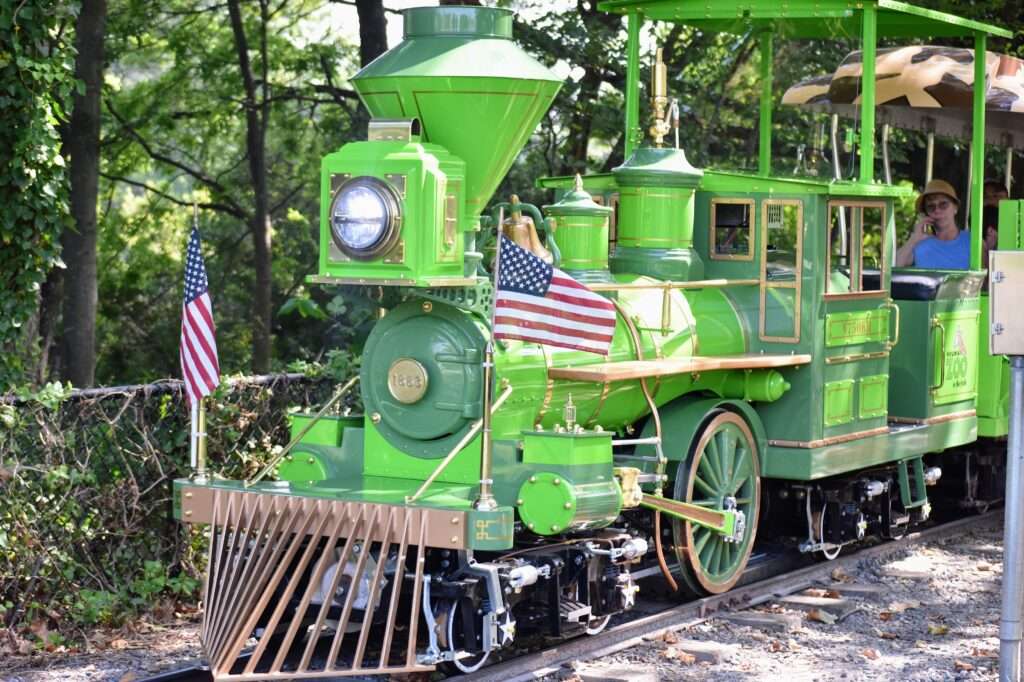Free Veterans Day Train Rides at the Virginia Zoo (Norfolk)